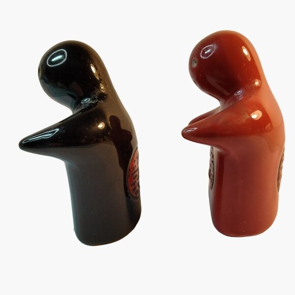 Hugging Salt Pepper Shakers Black Red Embracing Hugging Japanese Ying Yang Asia - Picture 5 of 16